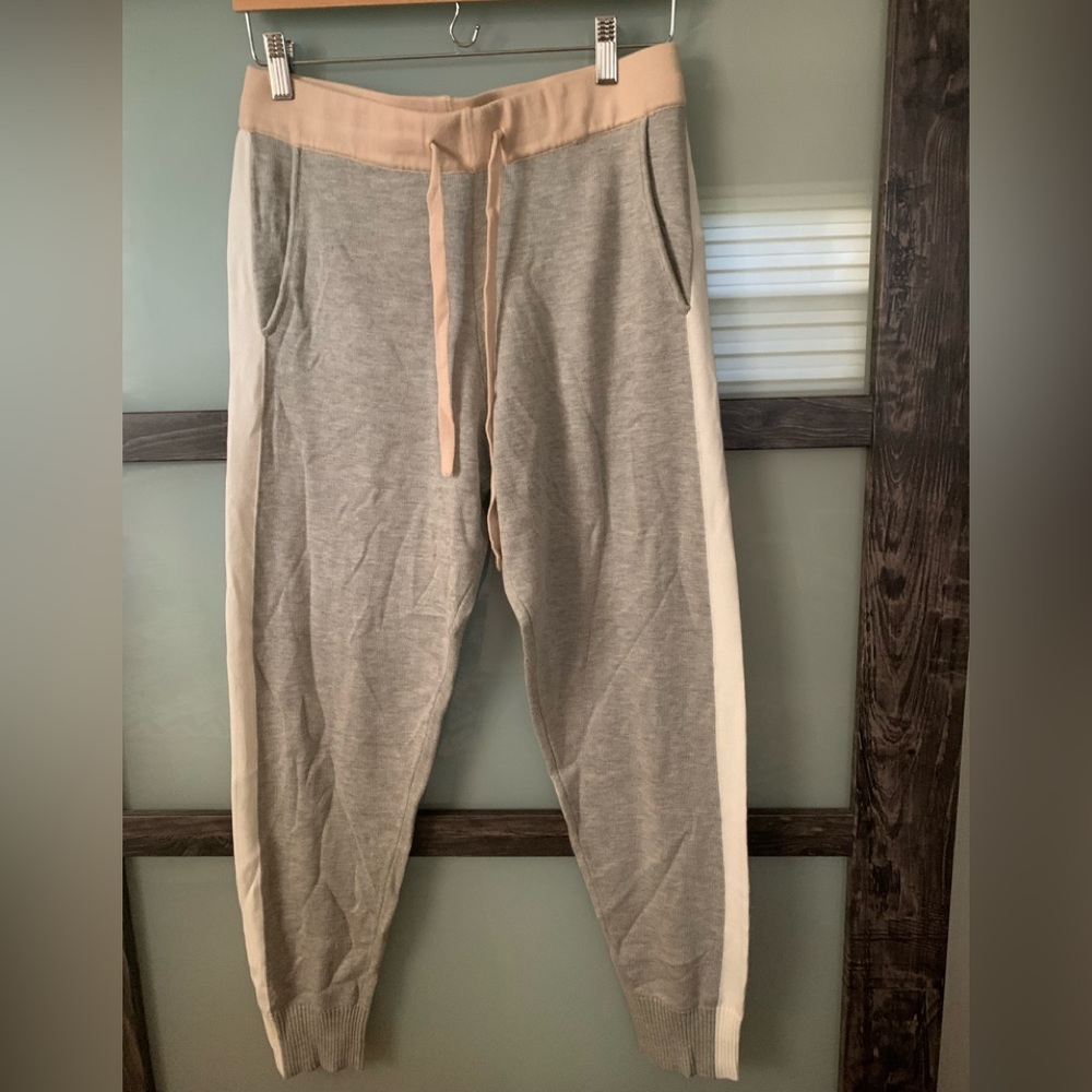 MONROW sweatpants/joggers NWT, size XS grey & taupe/cream